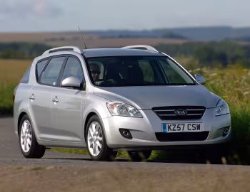 Kia cee'd_SW [UK-spec] (ED) '2007–09