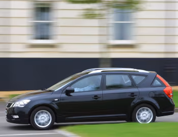 Kia cee'd_SW [UK-spec] (ED) '2009–12