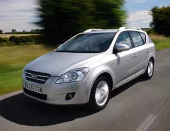 Kia cee'd_SW [UK-spec] (ED) '2007–09