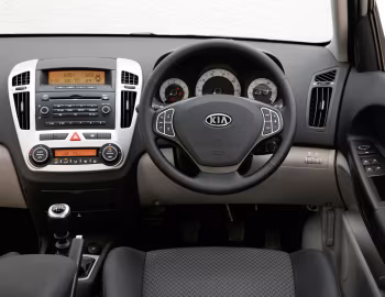 Торпедо Kia cee'd_SW [UK-spec] (ED) '2007–09