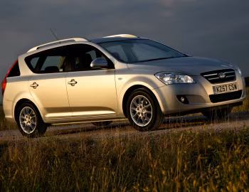 Kia cee'd_SW [UK-spec] (ED) '2007–09
