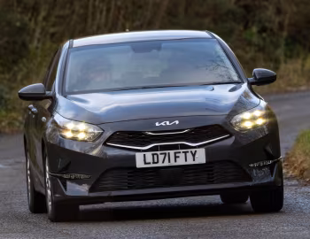 Kia Ceed [UK-spec] '2021–25