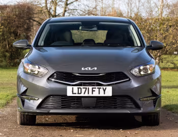 Kia Ceed [UK-spec] '2021–25