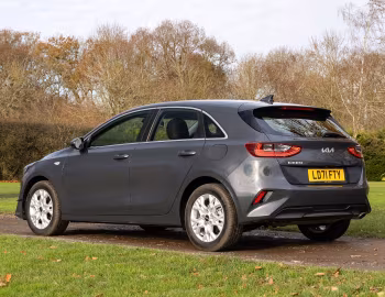 Kia Ceed [UK-spec] '2021–25