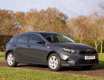 Kia Ceed [UK-spec] '2021–25
