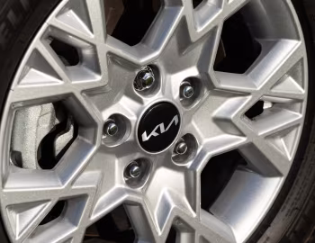 Kia Ceed [UK-spec] '2021–25
