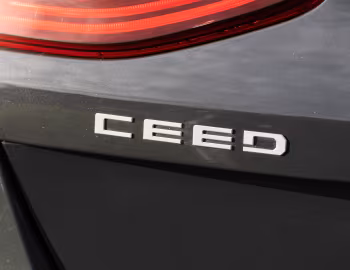Kia Ceed [UK-spec] '2021–25