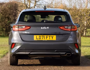 Kia Ceed [UK-spec] '2021–25