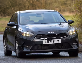 Kia Ceed [UK-spec] '2021–25