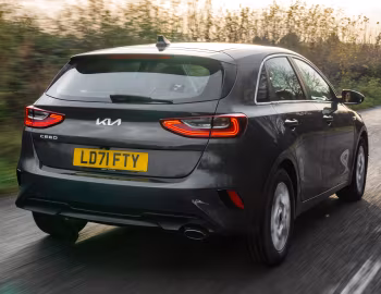 Kia Ceed [UK-spec] '2021–25