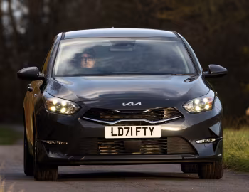 Kia Ceed [UK-spec] '2021–25