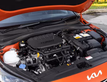 Under the hood Kia Ceed GT Line [UK-spec] '2021–25