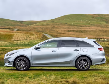 Kia Ceed Sportswagon [UK-spec] '2021–25