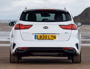Kia Ceed Sportswagon PHEV [UK-spec] '2020–21