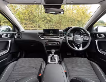 Торпедо Kia Ceed Sportswagon PHEV [UK-spec] '2020–21