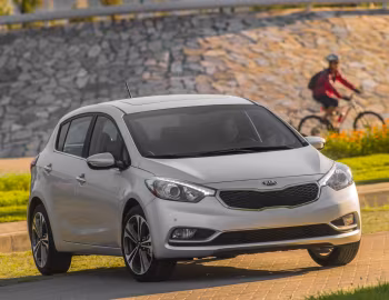 Kia Cerato Hatchback [Worldwide] '2013–16