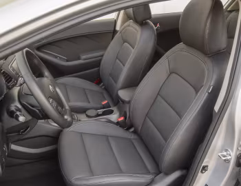 Интерьер Kia Cerato Hatchback [Worldwide] '2013–16