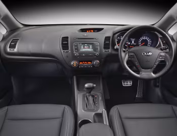 Торпедо Kia Cerato Hatchback [South Africa] '2013–16