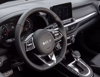 Интерьер Kia Cerato GT-Line [CIS] '08.2021–22