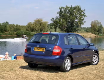Kia Cerato Hatchback [UK-spec] (LD) '2004–07
