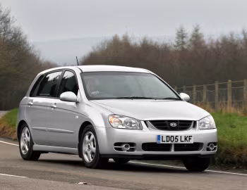 Kia Cerato Hatchback [UK-spec] (LD) '2004–07