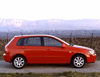 Kia Cerato Hatchback [Worldwide] (LD) '11.2004–07