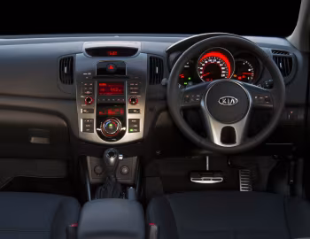 Торпедо Kia Cerato Hatchback [South Africa] (TD) '2010–13