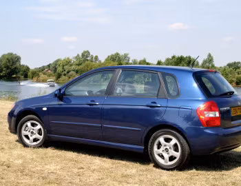 Kia Cerato Hatchback [UK-spec] (LD) '2004–07