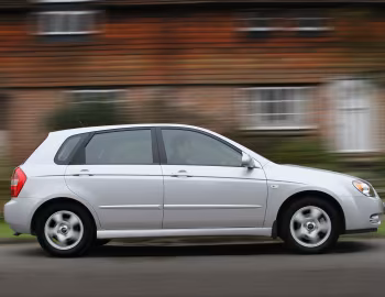 Kia Cerato Hatchback [UK-spec] (LD) '2004–07
