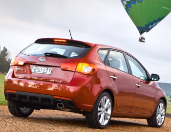 Kia Cerato Hatchback [Australia] (TD) '2010–12