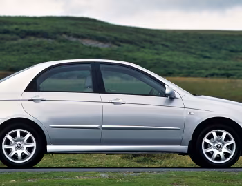 Kia Cerato Sedan [UK-spec] (LD) '2004–07
