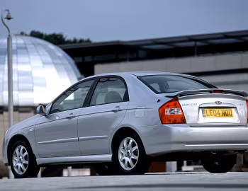 Kia Cerato Sedan [UK-spec] (LD) '2004–07