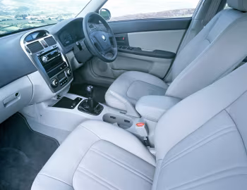 Интерьер Kia Cerato Sedan [UK-spec] (LD) '2004–07