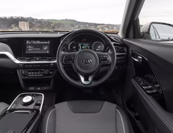 Торпедо Kia e-Niro [UK-spec] (DE) '2020–21