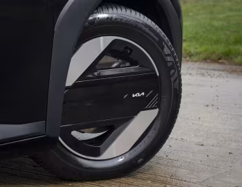 Kia EV4 Hatchback Air [UK-spec] '2025–pr.