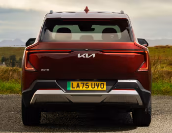 Kia EV5 Air [UK-spec] '2025–pr.
