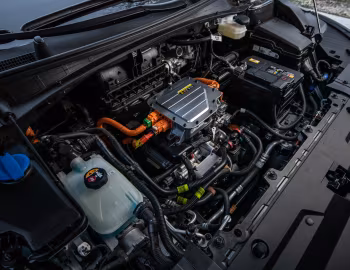 Под капотом 2022–24 Kia EV6 GT Line [North America] '2021–24