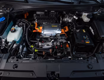 Sotto al cofano 2022–24 Kia EV6 GT Line [North America] '2021–24