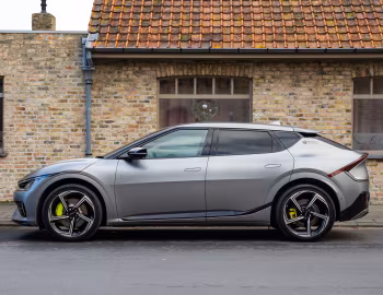 Kia EV6 GT [UK-spec] '2022–25