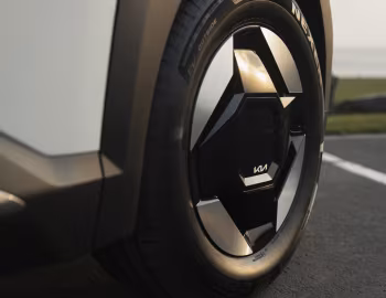 Kia EV9 Air [Australia] '2023–pr.