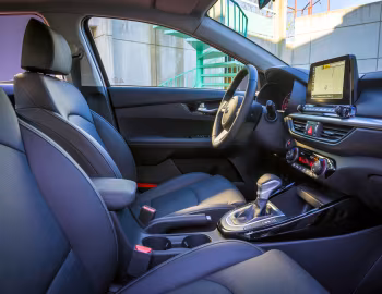 Интерьер 2019–21 Kia Forte [North America] (BD) '2018–21