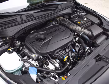 Под капотом 2020–21 Kia Forte GT [North America] (BD) '2019–21