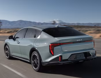 2025–н.в. Kia K4 Sedan GT-Line [North America] '2024–н.в.