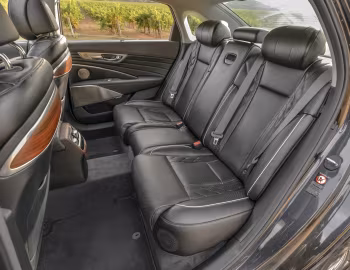 Інтер'єр 2019–20 Kia K900 [US-spec] (RJ) '2018–20