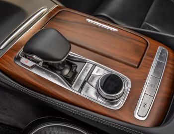 Інтер'єр 2019–20 Kia K900 [US-spec] (RJ) '2018–20