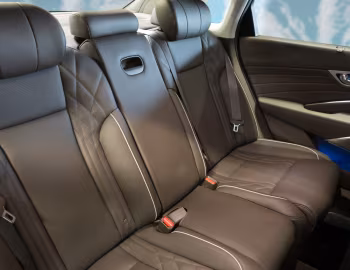 Інтер'єр 2019–20 Kia K900 [US-spec] (RJ) '2018–20
