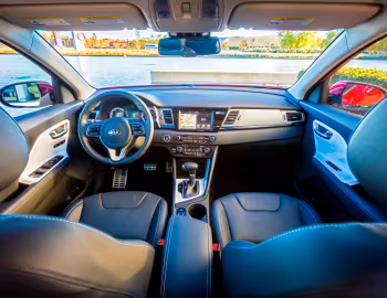 Торпедо 2017–19 Kia Niro [North America] (DE) '2016–19