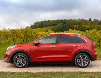 Kia Niro EcoHybrid [UK-spec] (DE) '2021–22