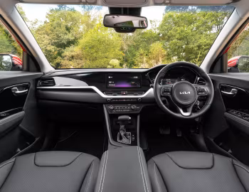 Торпедо Kia Niro EcoHybrid [UK-spec] (DE) '2021–22