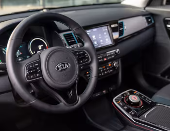 Интерьер 2019–21 Kia Niro EV [North America] (DE) '2019–21